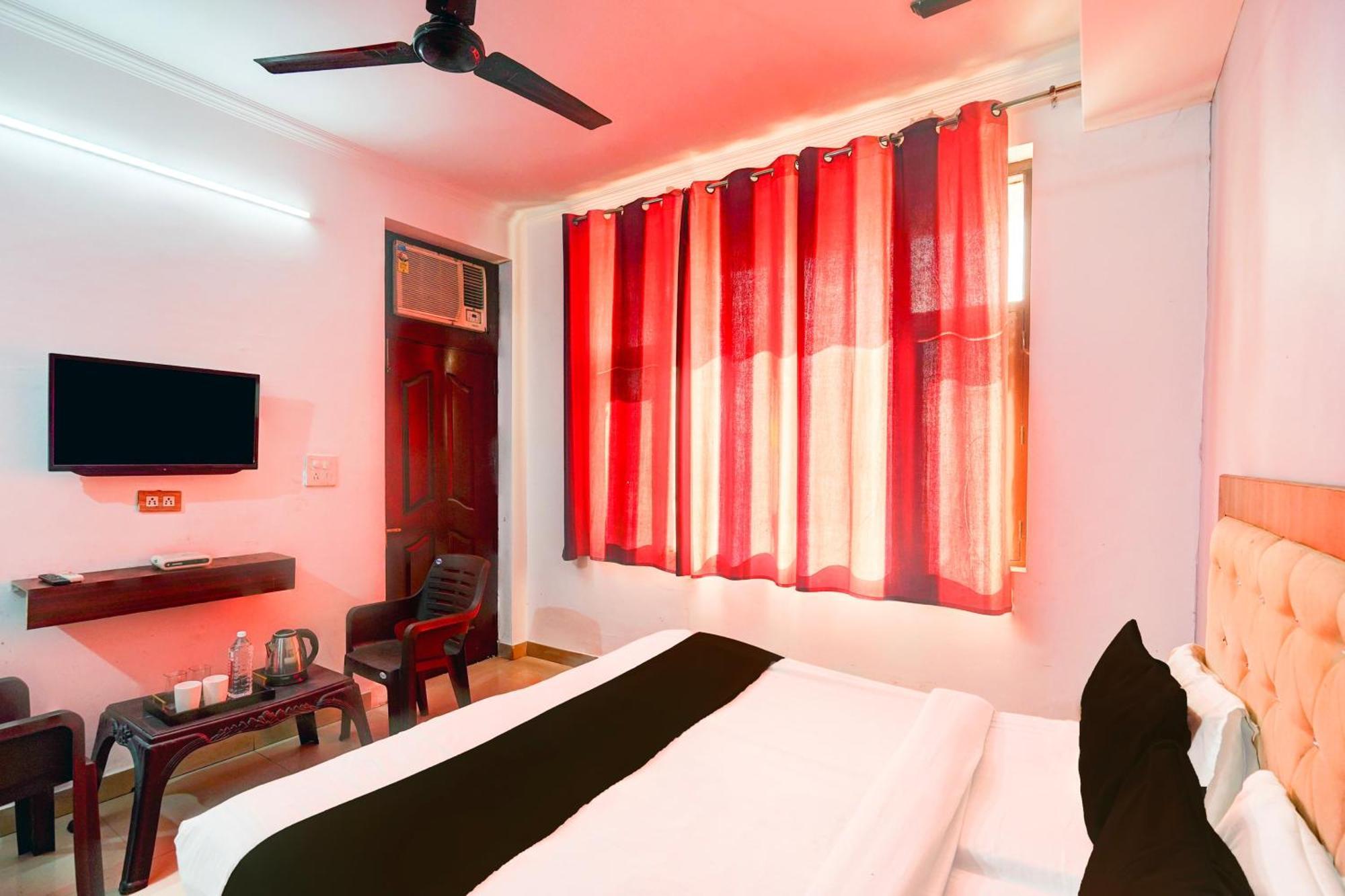 Super Hotel O Palm Dehradún Kültér fotó
