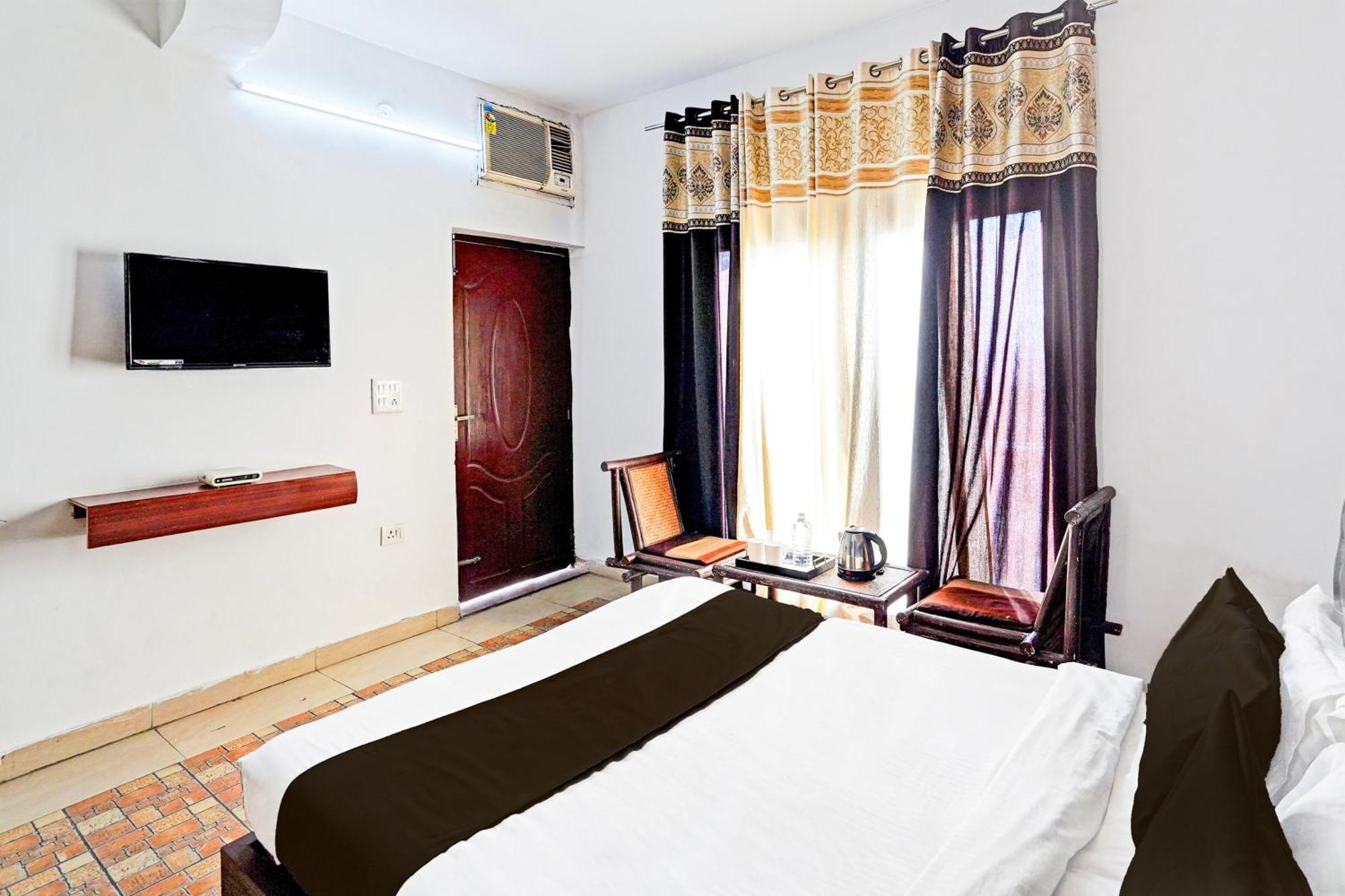 Super Hotel O Palm Dehradún Kültér fotó